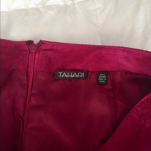 Vintage Tahari 💯% Leather Fuchsia Midi Skirt - Picture 4 of 8